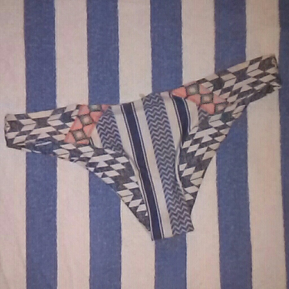 Ripcurl Bikini - Picture 2 of 3